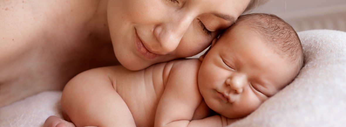 Vauvakuva kotonasi, newborn kuvaus, vauvakuvaus. Valeriia Ast Photography